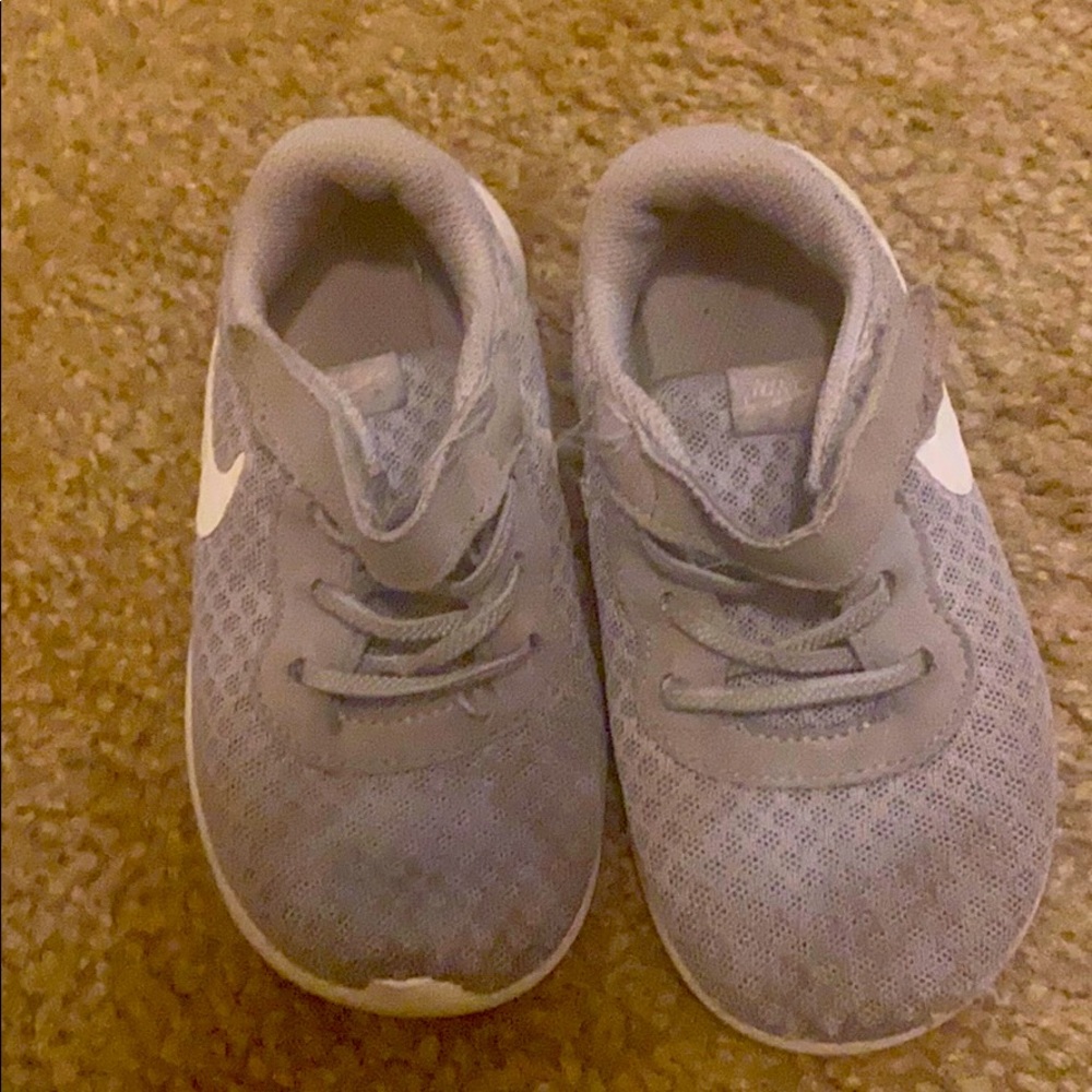 Boys size 9c toddler Nikes